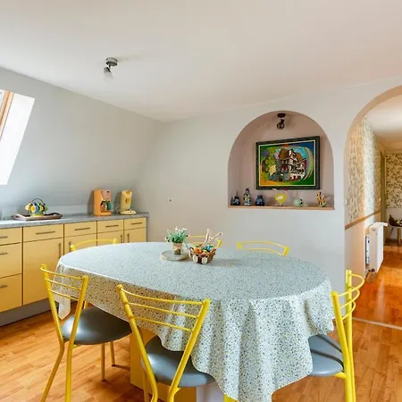 Lovely With Ac And Big Private Terrace